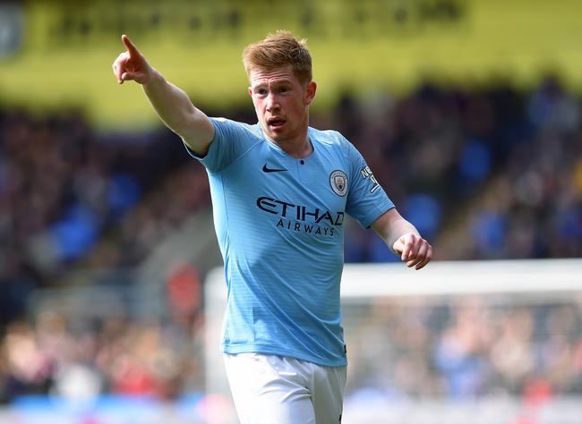 ＂敢问路在何方？辽宁男篮毫无章法，毫无战术，乱七八糟，一点希望看不到~